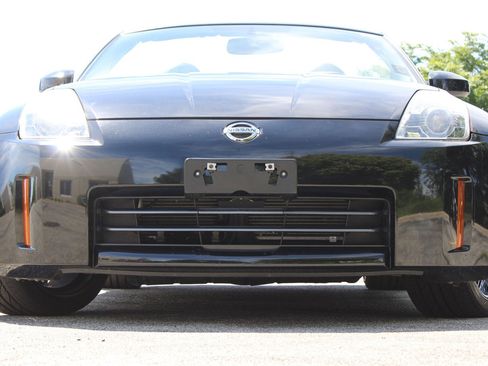 Used 2006 Nissan 350Z Touring RWD image 39