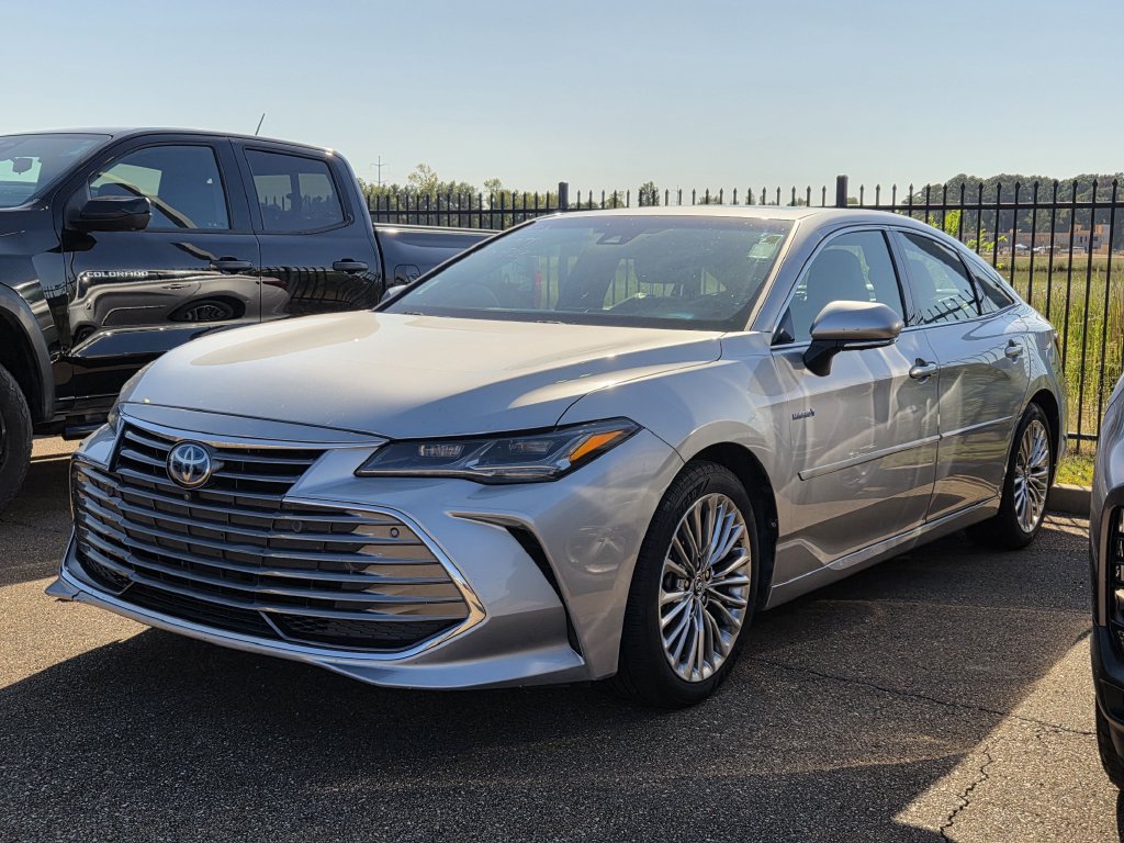 Used 2019 Toyota Avalon Limited w/ Advanced Safety Package FWD image 5