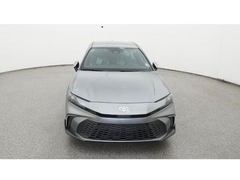 Used 2026 Toyota Camry SE FWD image 15