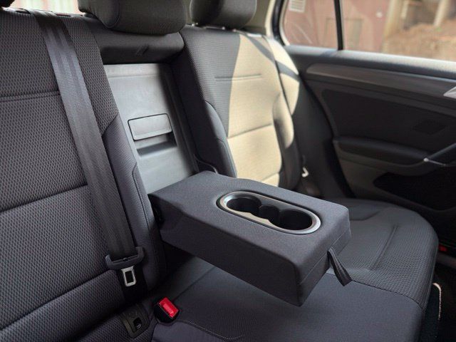 Used 2019 Volkswagen e-Golf SE FWD image 34