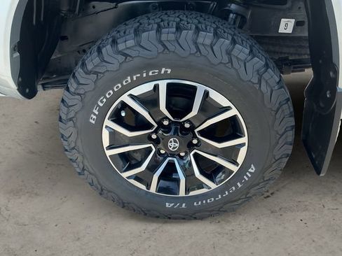 Certified 2023 Toyota Tacoma TRD Sport w/ Advanced Technology Package AWD/4WD image 9