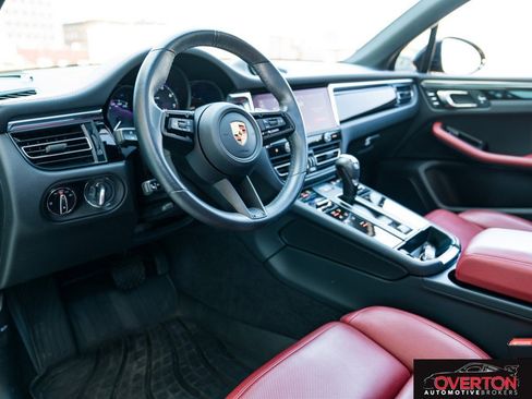 Used 2023 Porsche Macan BASE image 11