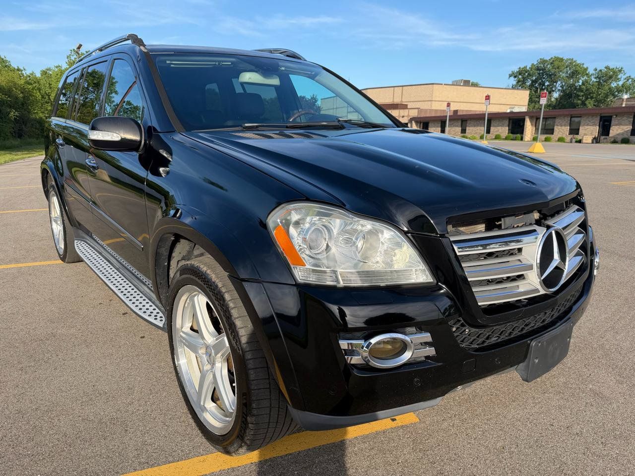 Used 2008 Mercedes-Benz GL 550 4MATIC image 3