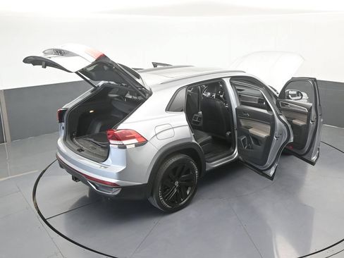 Used 2022 Volkswagen Atlas Cross Sport SE FWD image 70