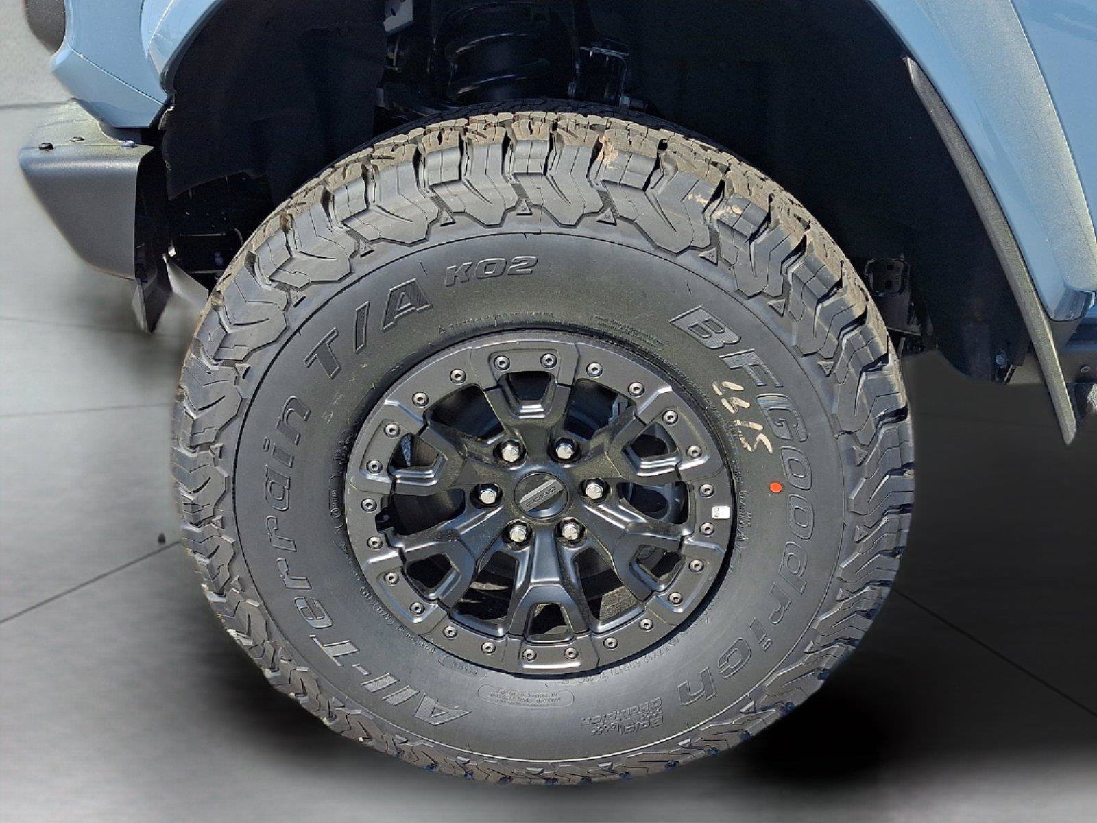 New 2025 Ford Bronco Raptor w/ Interior Carbon Fiber Pack AWD/4WD image 17
