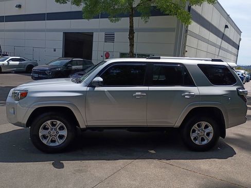 Used 2021 Toyota 4Runner SR5 AWD/4WD image 7