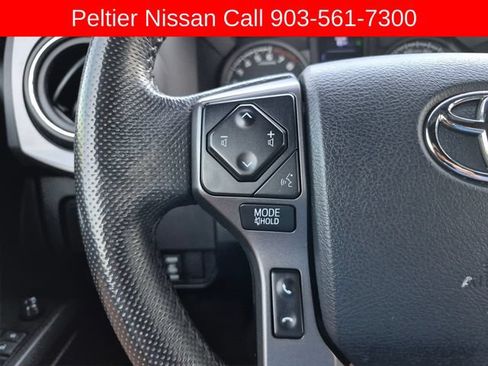 Used 2020 Toyota Tacoma TRD Off-Road w/ TRD Premium Off Road Package AWD/4WD image 29