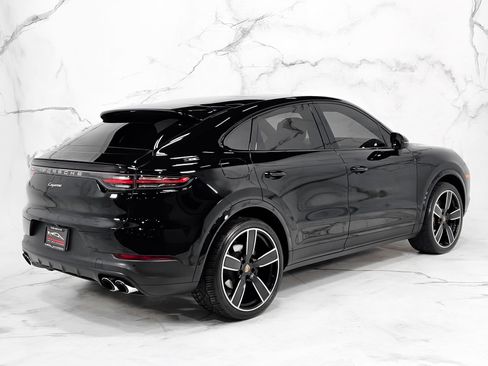 Used 2022 Porsche Cayenne Coupe AWD/4WD image 11