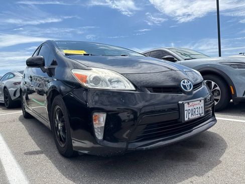Used 2015 Toyota Prius Four FWD image 3