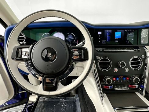 Certified 2025 Rolls-Royce Cullinan AWD/4WD image 12