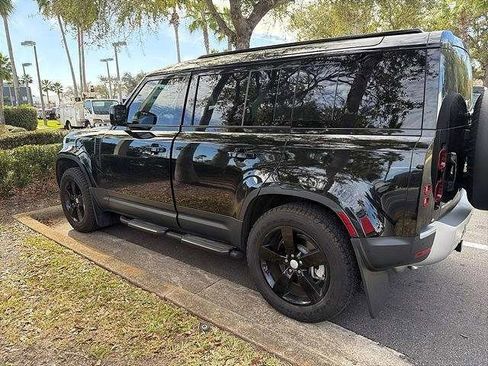 Used 2025 Land Rover Defender 110 S image 7