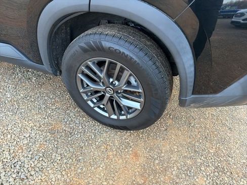 Used 2021 Nissan Rogue S image 6