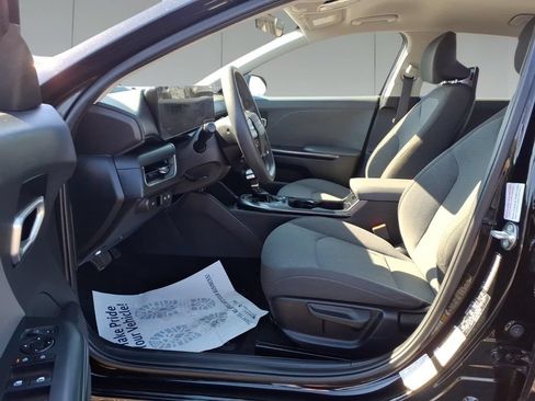 Used 2025 Kia K4 FWD image 15
