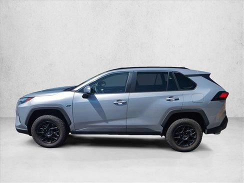 Used 2023 Toyota RAV4 XLE FWD image 9