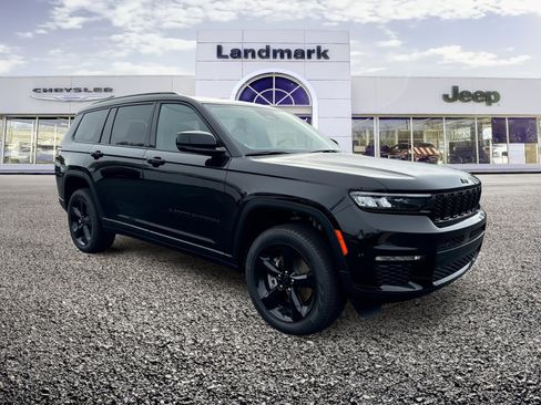 New 2025 Jeep Grand Cherokee L Limited w/ Black Appearance Package AWD/4WD image 21