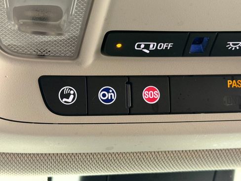Used 2018 Chevrolet Traverse LT FWD image 20
