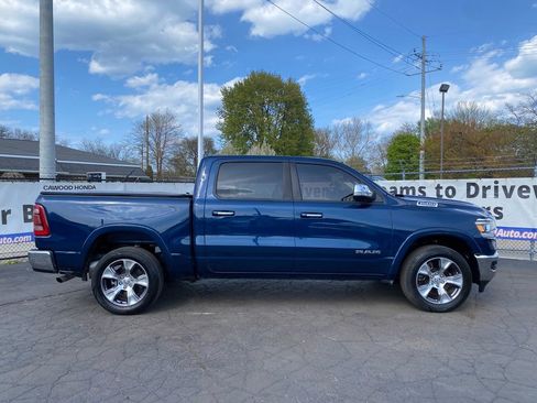 Used 2019 RAM 1500 Laramie AWD/4WD image 2