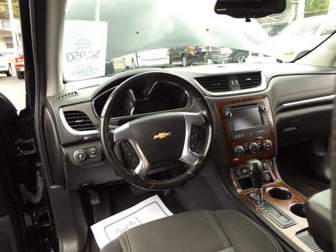 Used 2014 Chevrolet Traverse LT FWD image 18