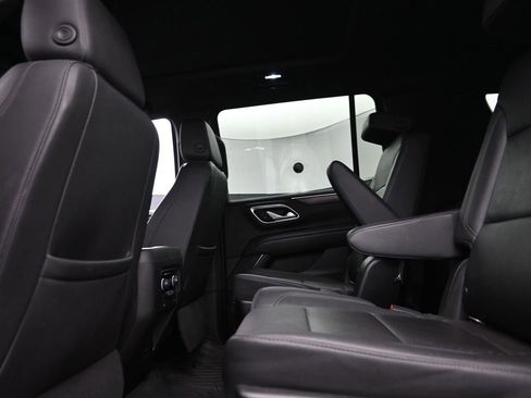 Used 2022 Chevrolet Suburban LT w/ Luxury Package image 14