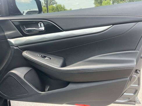 Used 2019 Nissan Maxima 3.5 SL w/ Floor Mat Group FWD image 24