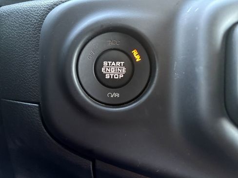 Used 2020 Jeep Gladiator Sport w/ Quick Order Package 24S image 11