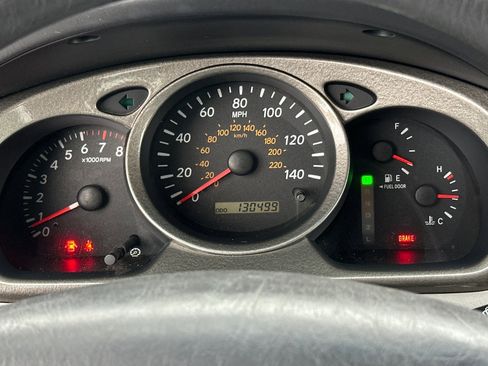 Used 2003 Toyota Highlander Base image 25