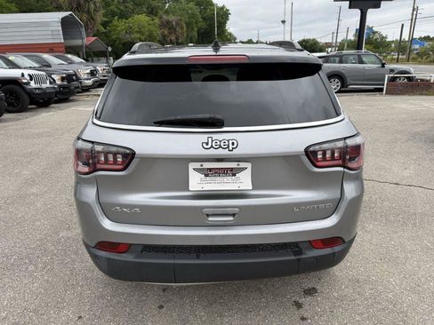 Used 2017 Jeep Compass Limited AWD/4WD image 6