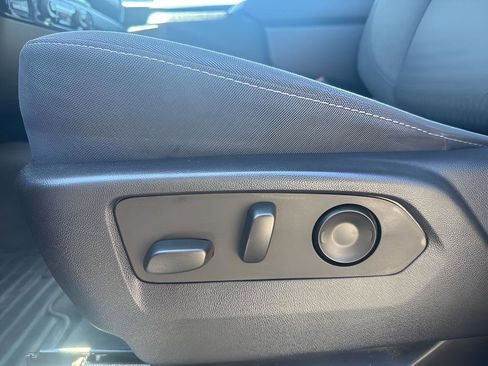 Used 2023 Chevrolet Silverado 1500 LT AWD/4WD image 13