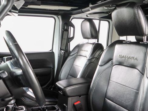 Used 2022 Jeep Wrangler Unlimited Sahara w/ Cold Weather Group image 25