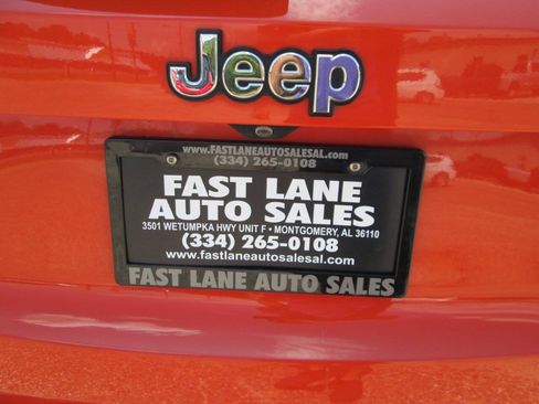 Used 2015 Jeep Renegade Latitude AWD/4WD image 59