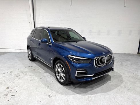 Used 2021 BMW X5 xDrive40i w/ Premium Package image 2