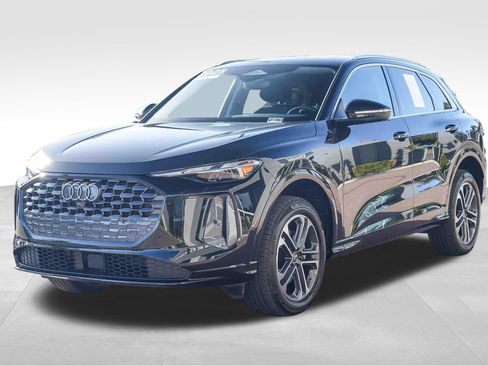 Certified 2025 Audi Q5 Premium w/ Convenience Package AWD/4WD image 7
