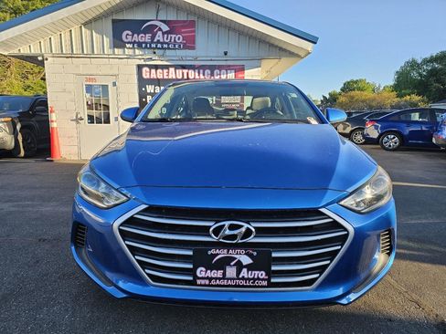 Used 2017 Hyundai Elantra SE FWD image 3
