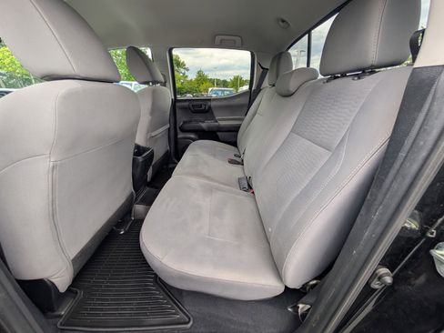 Used 2019 Toyota Tacoma SR RWD image 13