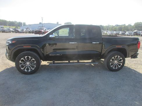 New 2026 GMC Canyon Denali AWD/4WD image 9