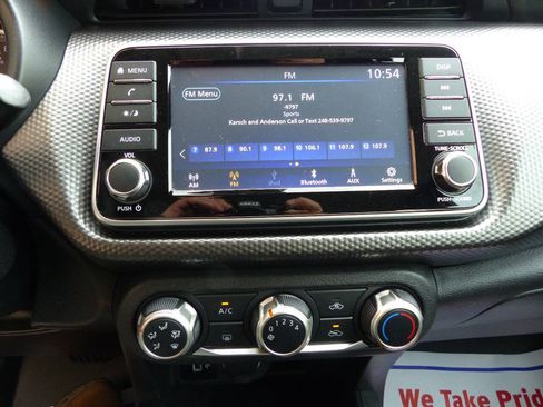 Used 2020 Nissan Kicks S FWD image 47