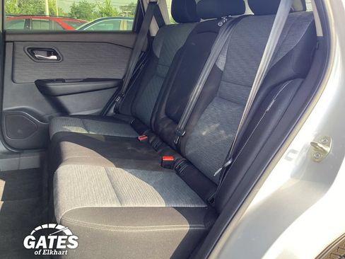 Used 2023 Nissan Rogue SV AWD/4WD image 17