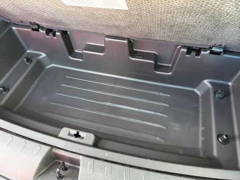 Used 2023 Chevrolet Traverse LT w/ LT Premium Package image 24