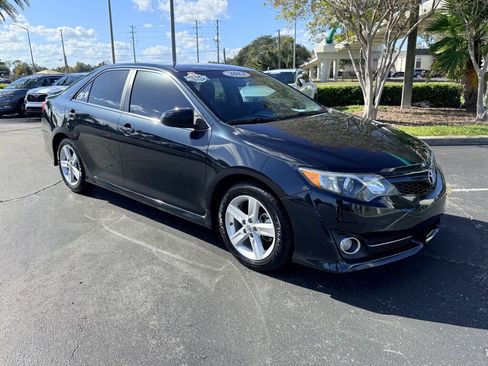 Used 2012 Toyota Camry L image 4