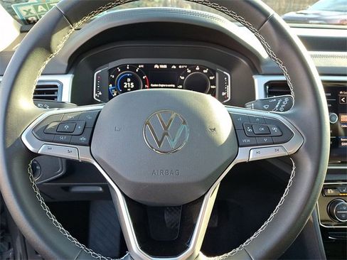 Used 2022 Volkswagen Atlas SE image 16
