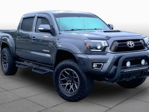 Used 2015 Toyota Tacoma PreRunner w/ TRD Sport Package RWD image 3