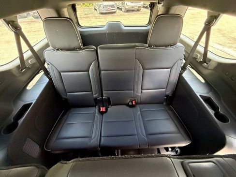 Used 2021 GMC Yukon XL SLT w/ Rear Media and Nav Package RWD image 18