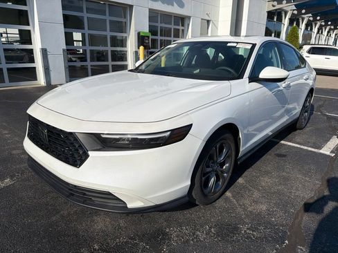 Used 2023 Honda Accord EX image 2