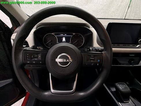 Used 2023 Nissan Rogue SV AWD/4WD image 4