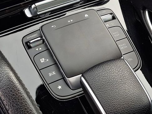 Used 2024 Mercedes-Benz GLE 450e 4MATIC image 26