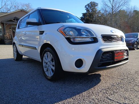 Used 2013 Kia Soul + image 4