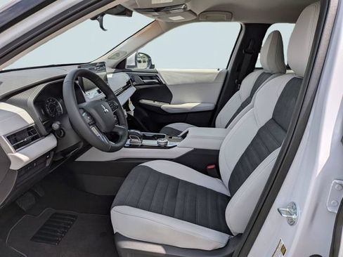 New 2026 Mitsubishi Outlander SE FWD image 18