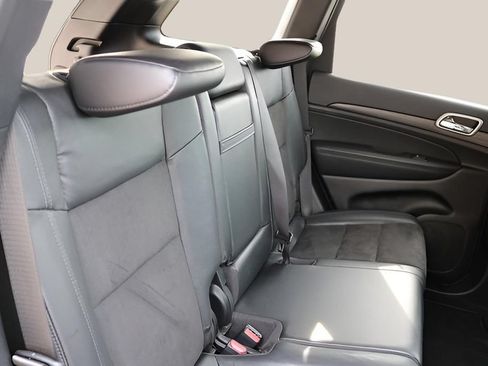 Used 2022 Jeep Grand Cherokee Laredo X RWD image 18