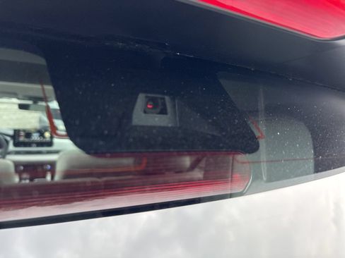 Used 2025 Mitsubishi Outlander AWD image 14