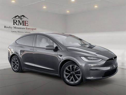 Used 2022 Tesla Model X image 1